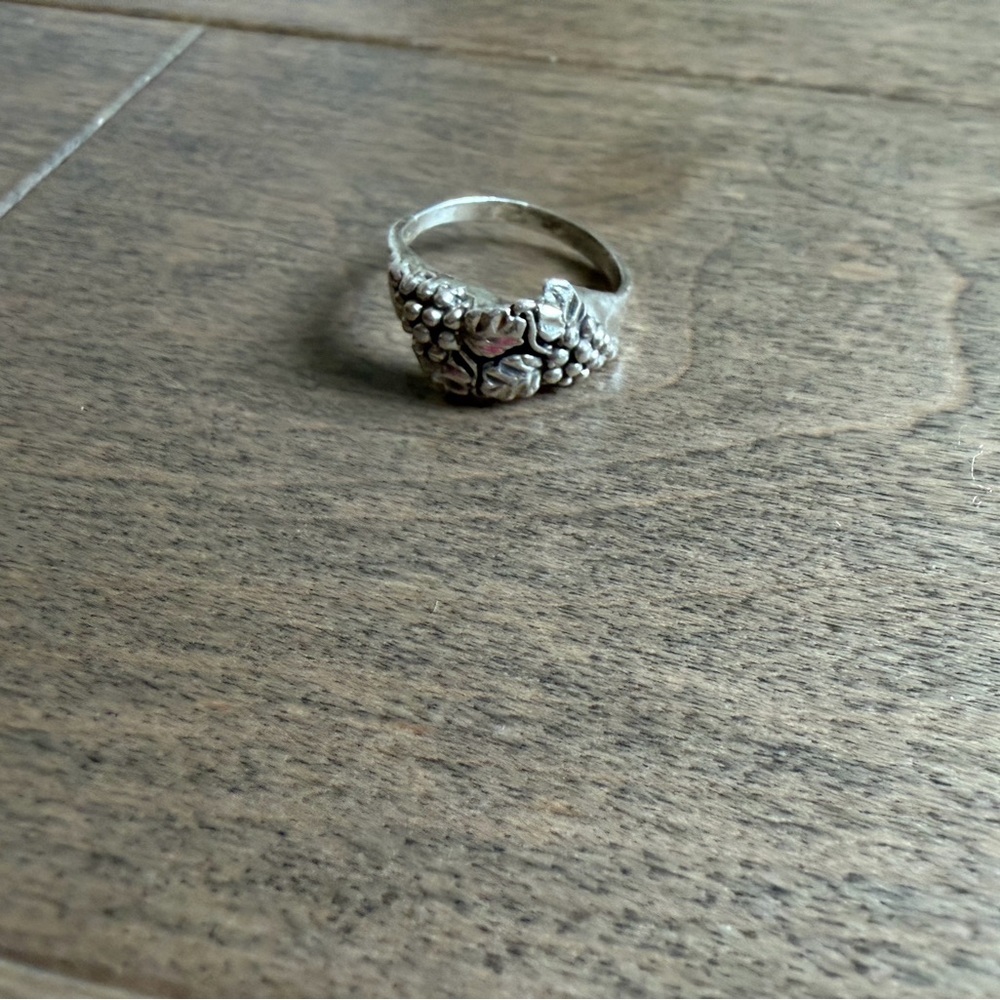 Sterling Silver Floral Grape Cluster Ring - size 4.5